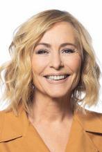 Angela Groothuizen