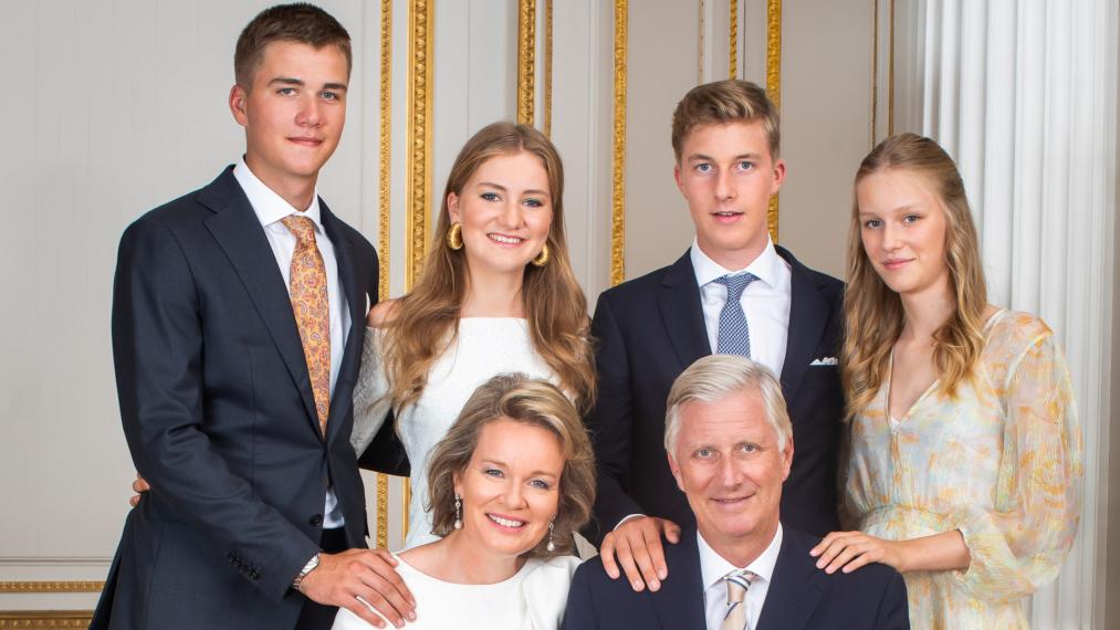 Prins Gabriël, prinses Elisabeth, prins Emmanuel, prinses Elénore, koningin Mathilde, koning Filip