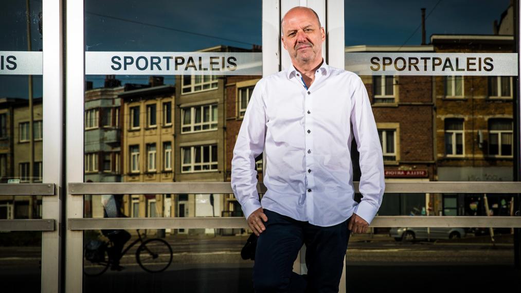 Jan Van Esbroeck voor het Sportpaleis
