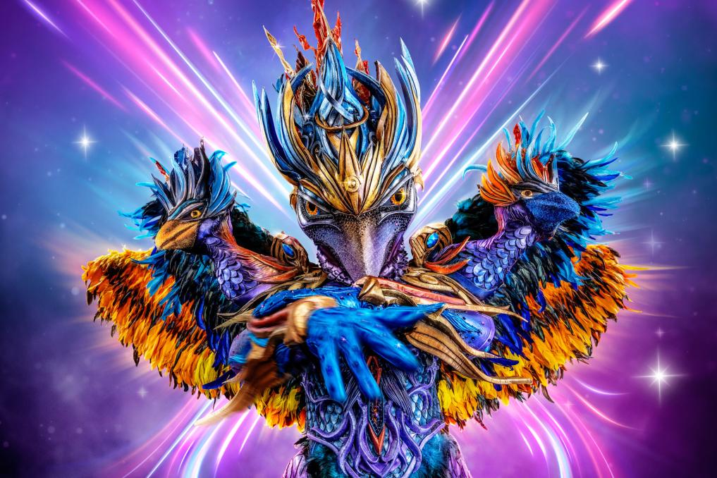 Feniks gaat harten veroveren in ‘The Masked Singer’ | Showbizzsite