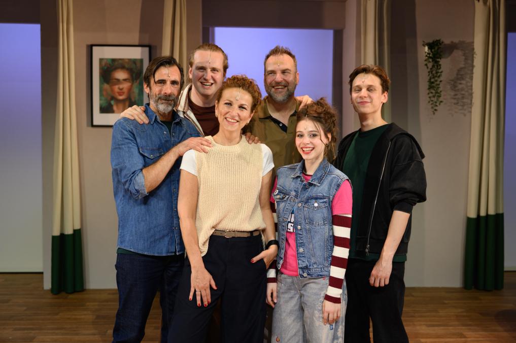 Cast Next To Normal