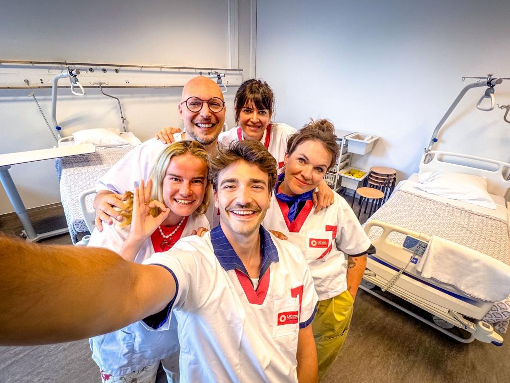 Siska Schoeters, Bart Appeltans, Astrid Coppens, Aaron Blommaert en Elodie Gabias in Een Echte Job