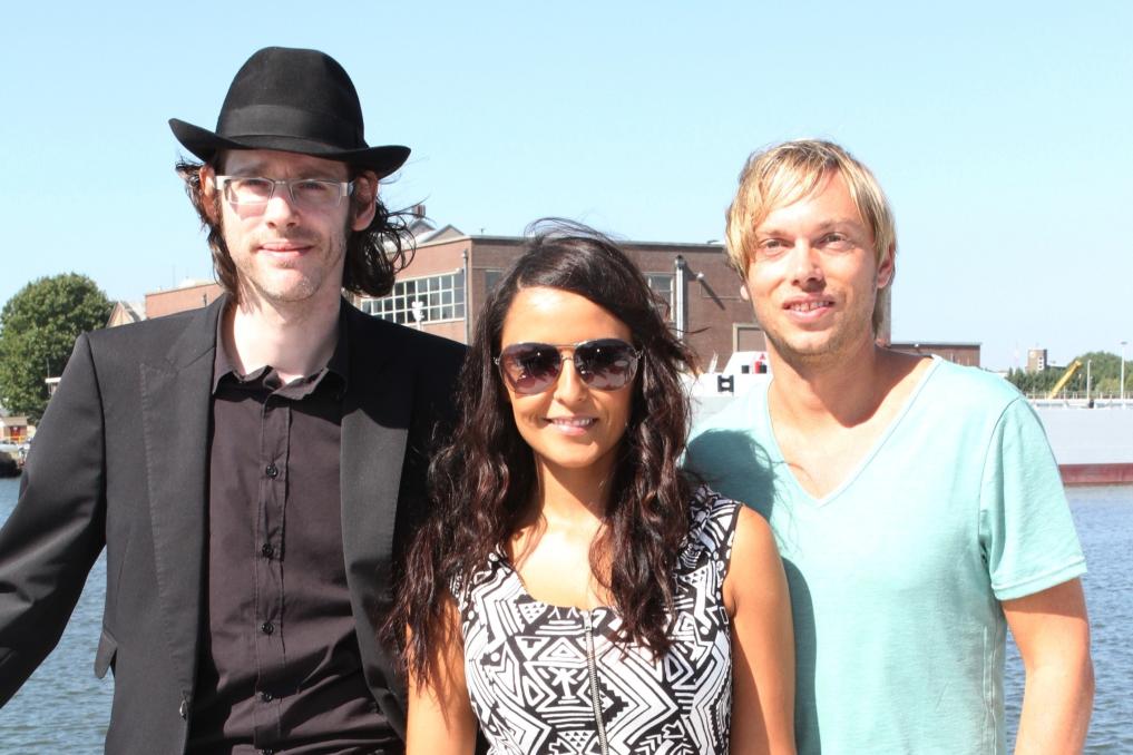 Filip Vandueren samen met Linda en Regi bij Milk Inc