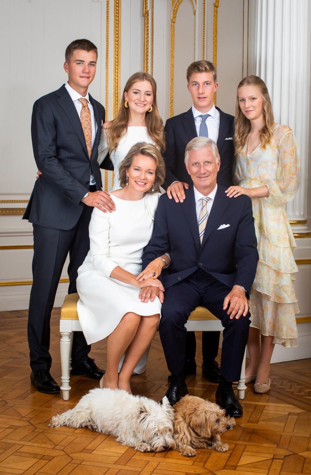 Koninklijke familie stelt kerstfoto voor